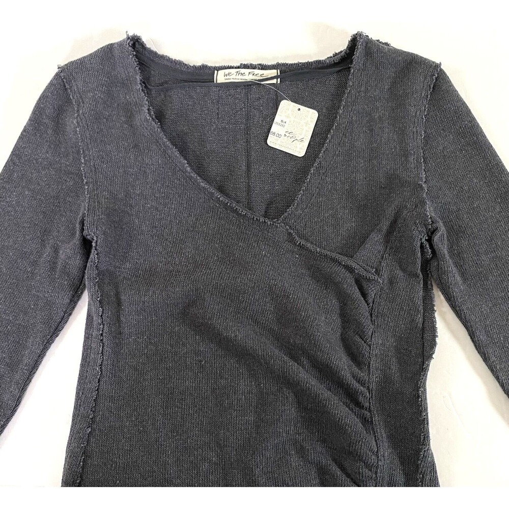 We The Free Like A Boss Tee Womens Size Small Dark Gray Raw Edges Knit NWT - Picture 3 of 16